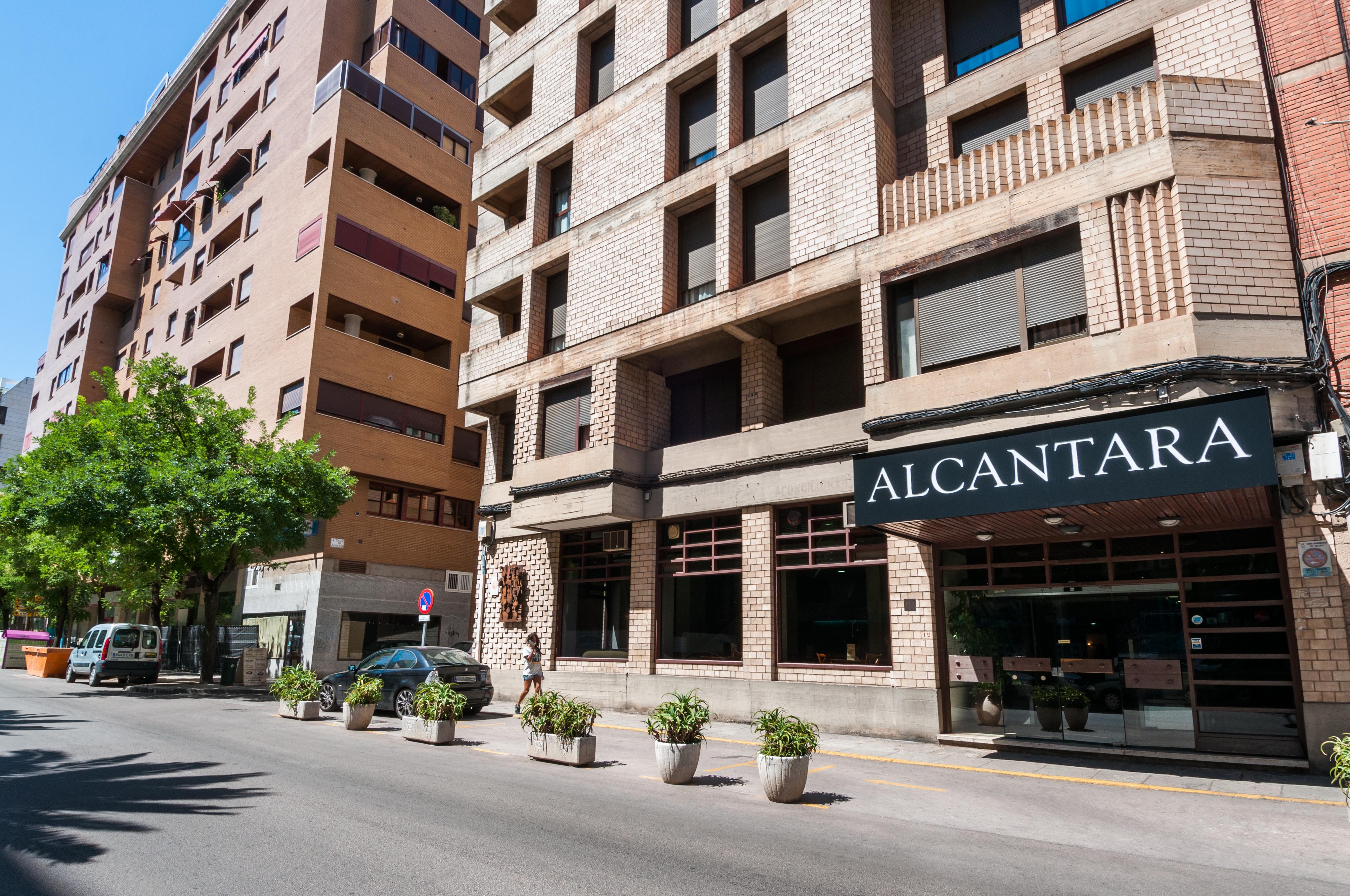 Hotel Alcantara Caceres Exterior photo
