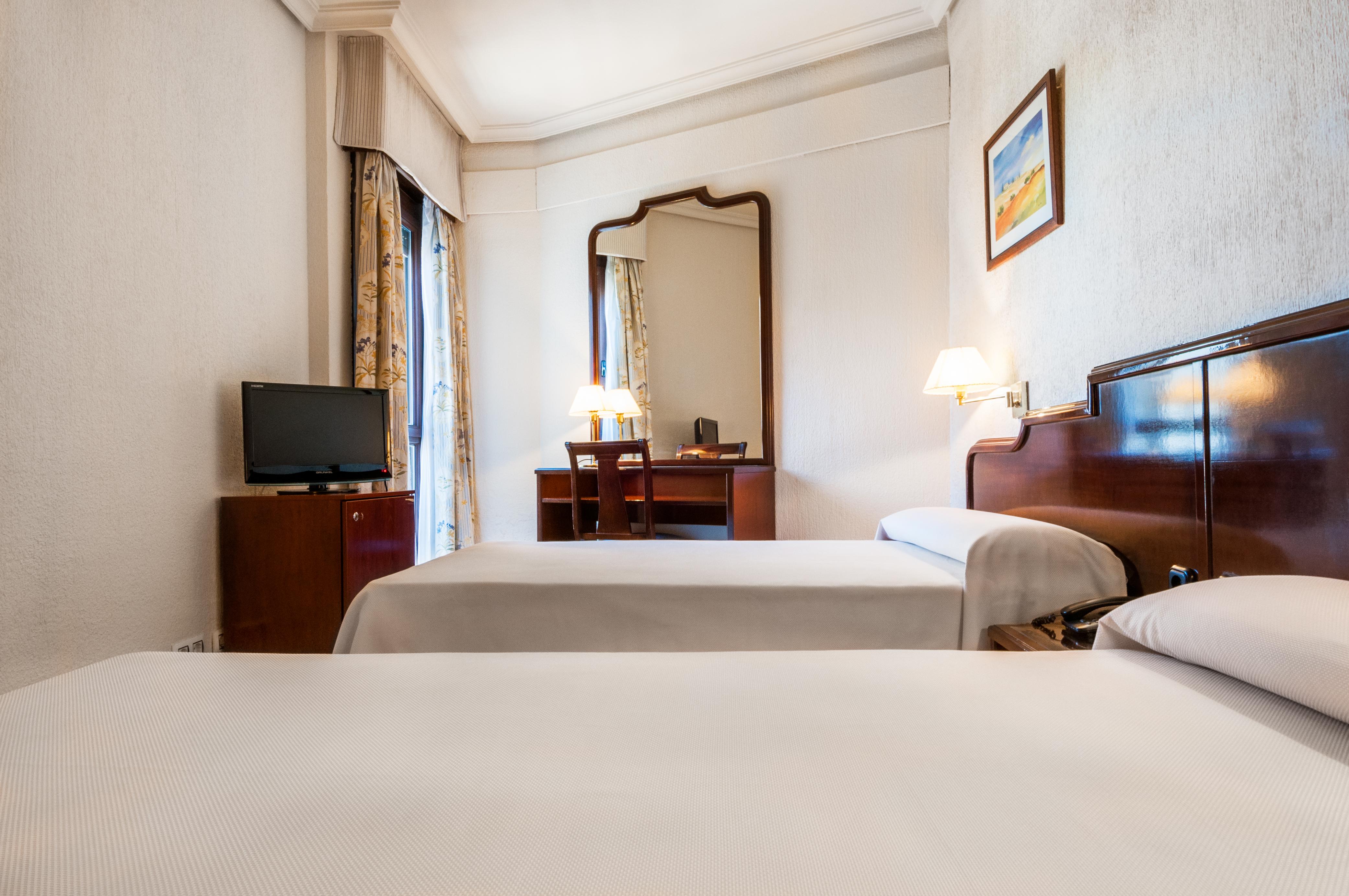 Hotel Alcantara Caceres Exterior photo