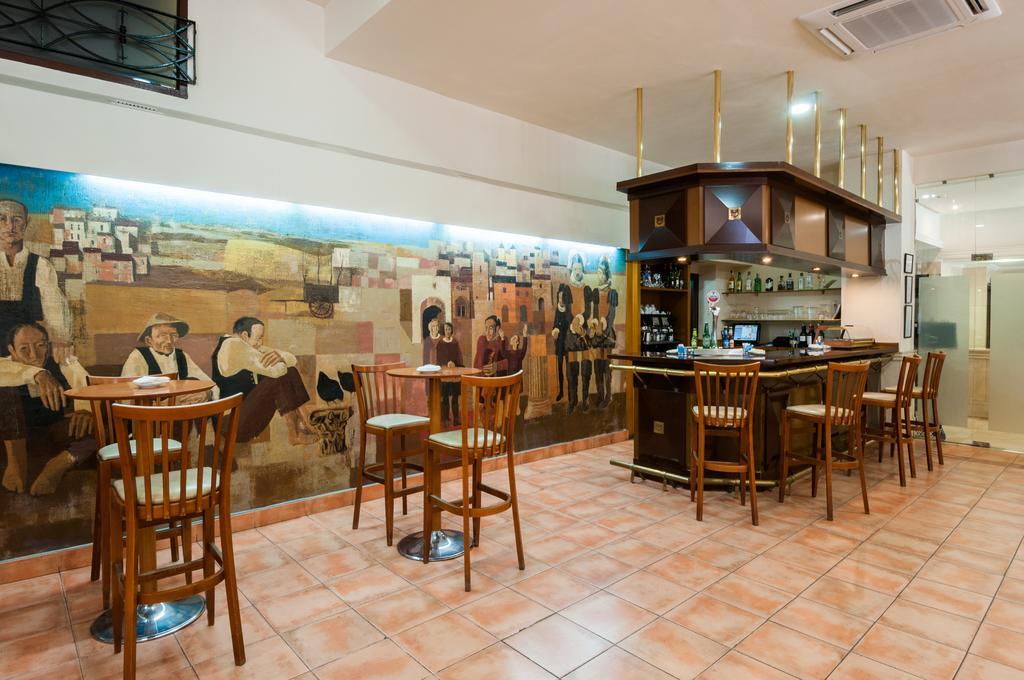 Hotel Alcantara Caceres Exterior photo