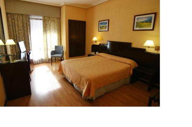 Hotel Alcantara Caceres Exterior photo